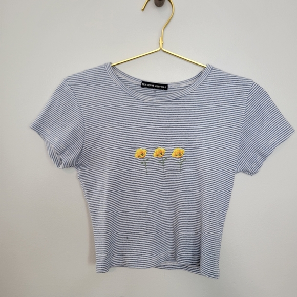 Small Brandy Melville Striped Buttercup Floral Embroidered Crop Top - Picture 1 of 5